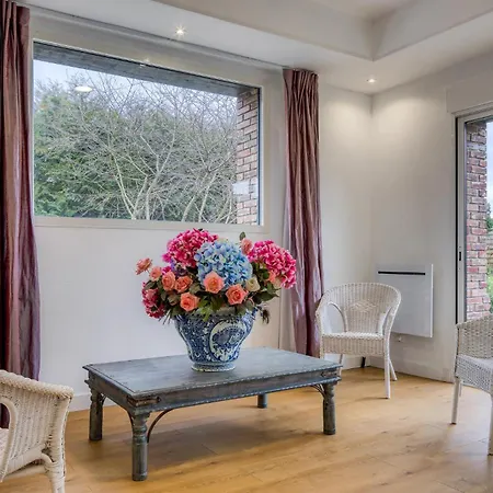 Gorgeous In With Wifi *