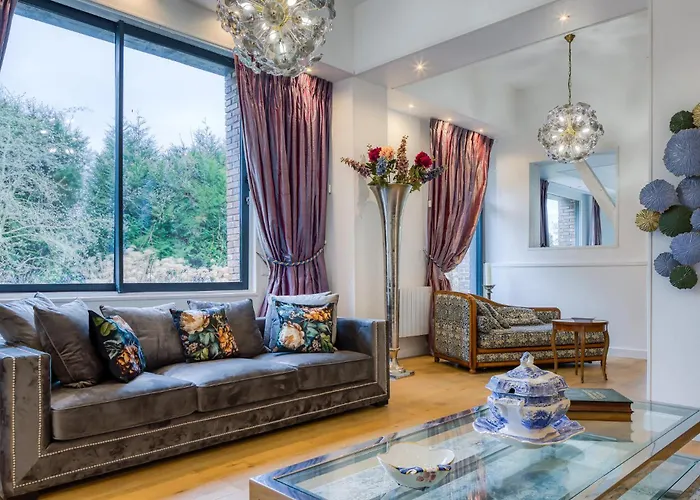 Gorgeous In With Wifi *